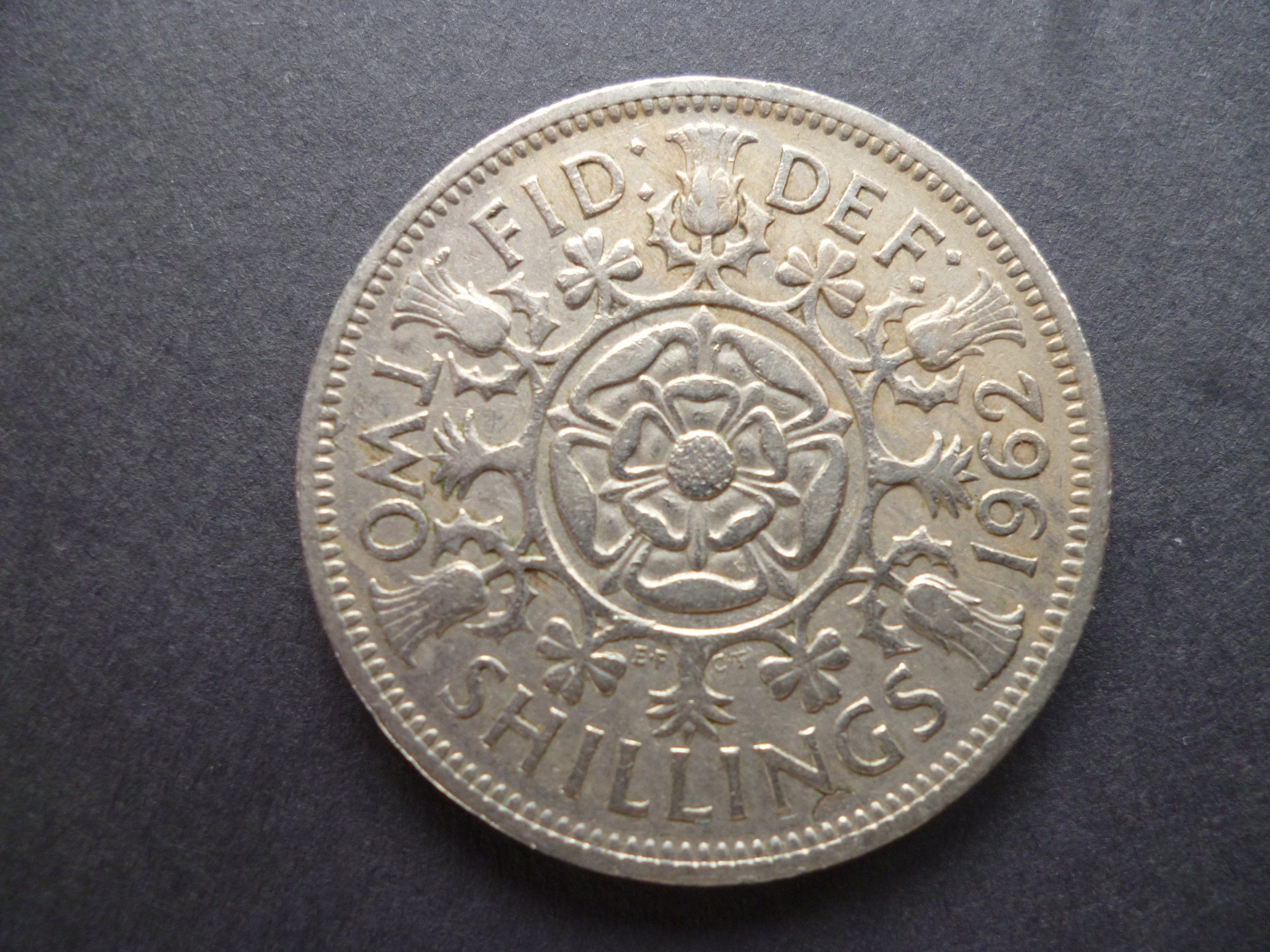 アイルランド 2フローリン硬貨☆未使用／1966年／ハープと