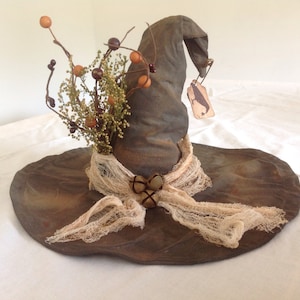 Olde Primitive Witch's Hat Centerpiece