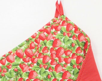 Strawberry Pot Holders, Set of 2 Strawberry Potholders, Strawberries Kitchen Decor, Red Potholders, Strawberry Hot Pads, Fabric Pot Holders