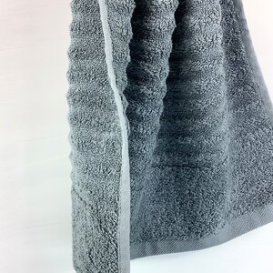 CLEARANCE! Gray or Navy Ribbed Hanging Hand Towel Wrap, Snap Towel, Gray Stay Put Hand Towel, Navy Oven Towel, Bathroom Hanging Hand Towel afbeelding 6