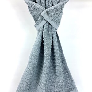 CLEARANCE! Gray or Navy Ribbed Hanging Hand Towel Wrap, Snap Towel, Gray Stay Put Hand Towel, Navy Oven Towel, Bathroom Hanging Hand Towel afbeelding 3