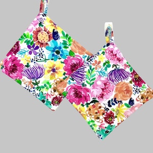 Potholders, 7", Bright Flowers for Spring and Summer!