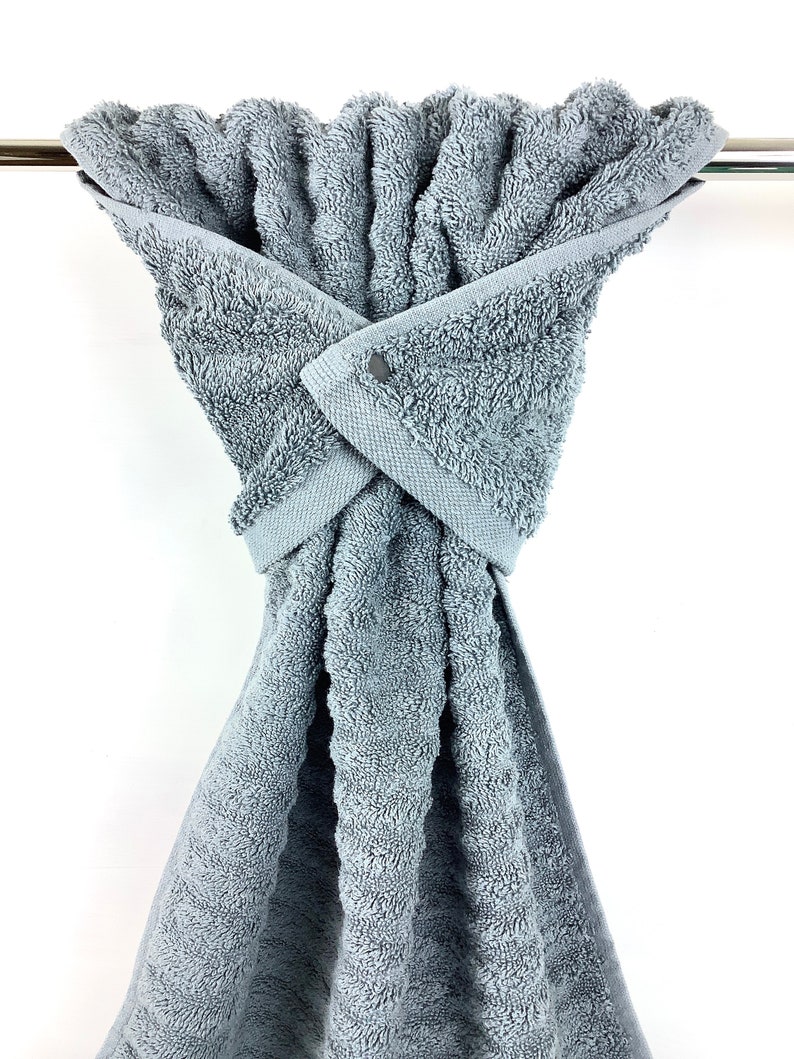CLEARANCE! Gray or Navy Ribbed Hanging Hand Towel Wrap, Snap Towel, Gray Stay Put Hand Towel, Navy Oven Towel, Bathroom Hanging Hand Towel Grijs