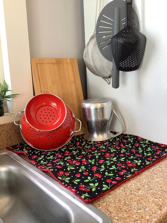 Cherry Dish Drying Mat, Black and Red Handmade Dish Mat, Red Cherries Drying  Pad for Dishes, Red Black Counter Mat, Cherry Kitchen Decor 