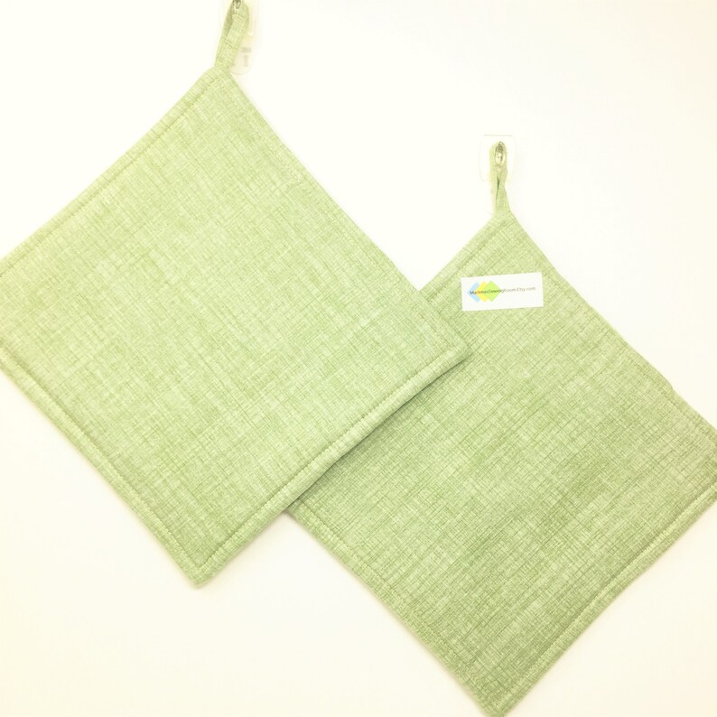 Green Pot Holders Set of 2 Sage Green Daisies Potholders Etsy