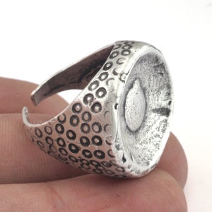 Justerbar ring i antik silverpläterad mässing (19 mm 9US innermått) Oz3081