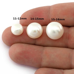 Ronde parels, platte achterkant, half geboord, 11-12 mm - 12,5-13 mm -14-15 mm - 15-16 mm Cabochonparelcabine178