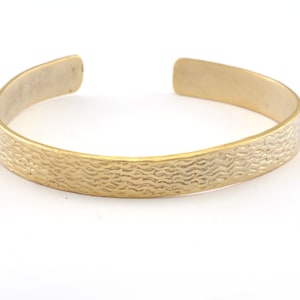 Textured Bracelet Matte Gold Plated Brass 1 pc. (65mm inner size - Adjustable ) OZ2970