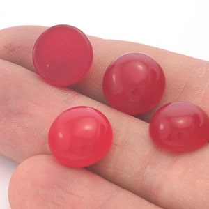 Cabochon rotondo in quarzite tinta rossa da 12 mm 120CB CAB68-08