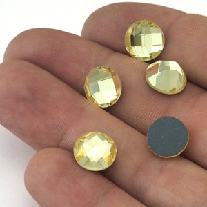 Groothandel 100 stuks. Gefacetteerde ronde spiegelglas verijdelde cabochons 10 mm WS002