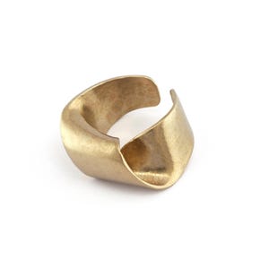 Anillo ajustable de latón crudo envuelto (tamaño interior 18 mm 8US) 5588