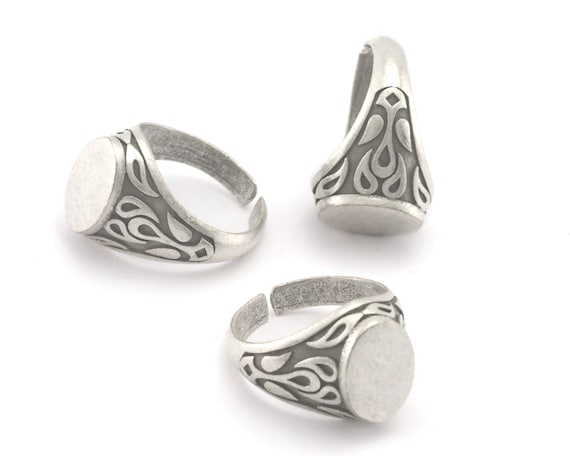 Antique Silver Plated Oval Signet Ring – Adjustable Textured Brass
