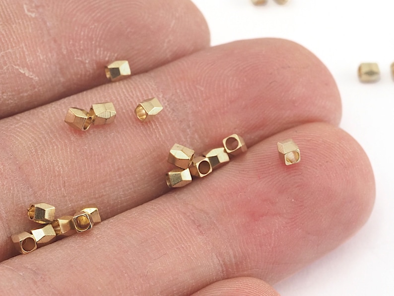 industrial brass Charms,Pendant,Findings spacer bead 3906 bab1 Faceted Spacer Raw Brass Cube 2.7mm hole 1,6mm