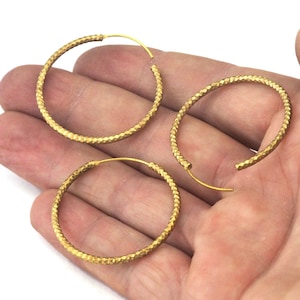 Strukturierter Ohrringstecker, Ohrringverschluss Rohes Messing 35 mm 2454