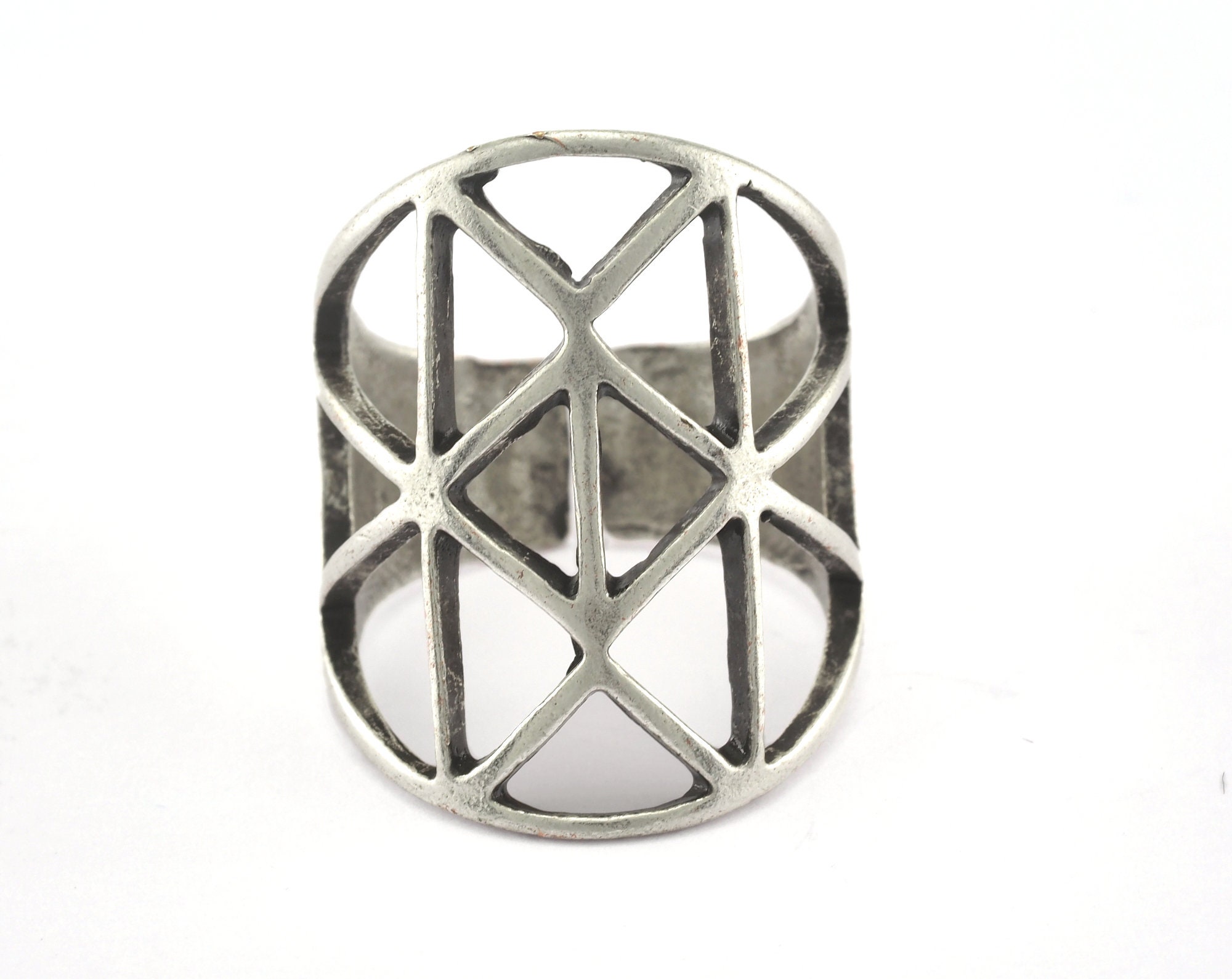 White - Antique Silver Finish Oxidised Stone Work Ring 88