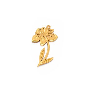 March daffodil charm pendant in gold plated brass, floral birth month jewelry finding, 37x20mm botanical flower charm for DIY jewelry making