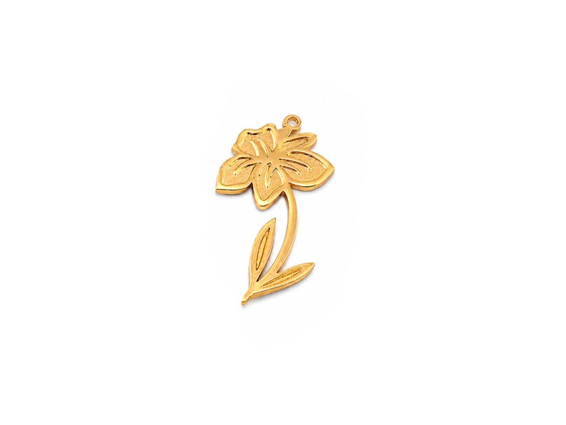March daffodil charm pendant in gold plated brass, floral birth month jewelry finding, 37x20mm botanical flower charm for DIY jewelry making
