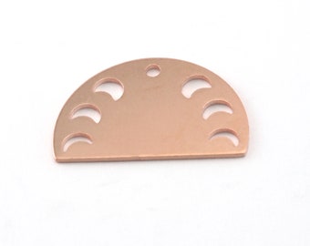 Dije de media luna de cobre crudo con recortes de fases lunares (22 x 14 mm) -4113
