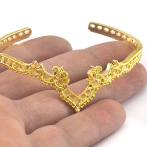 Bracelet Couronne Trou en laiton plaqué Or Brillant pour breloques (taille intérieure 64mm - Réglable) OZ3158