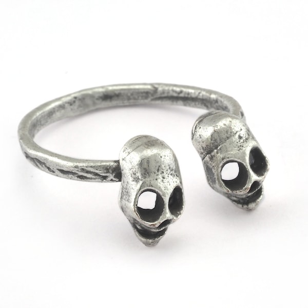 Skull Adjustable Ring Antique Silver Plated brass (19mm 9US inner size) Oz2994