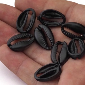Cowrie shell, Sea shell Black Painted alloy pendant spacer (20x13mm) 2409