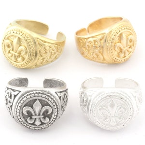 Lily Flower Fleur de lis Signet Anillo ajustable Latón crudo - Plata antigua - Plata brillante - Chapado en oro brillante (9US - 12US tamaño interior) 4731