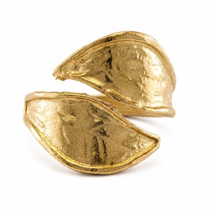 Adjustable raw brass leaf ring with organic leaf design, botanical statement jewelry, handcrafted adjustable ring
