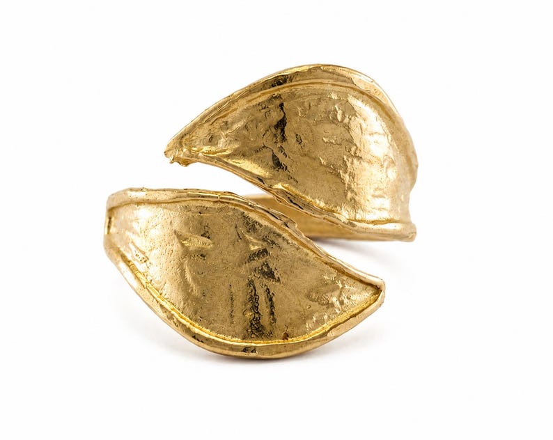 Adjustable raw brass leaf ring with organic leaf design, botanical statement jewelry, handcrafted adjustable ring