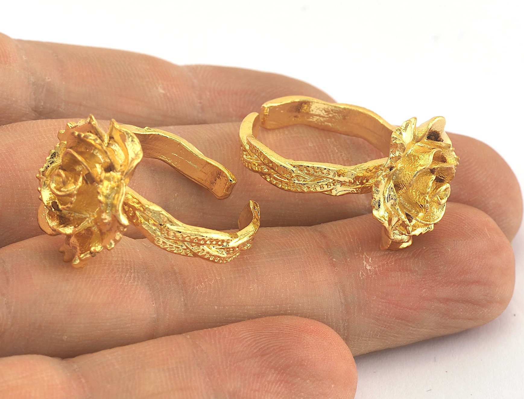 光沢のあるゴールドメッキローズ調節可能リング真鍮（内寸17mm、US