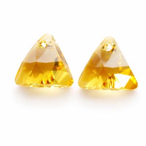 Swarovski 6628 Xilion Triangle 8mm Light Topaz 226 – Unfoiled Fancy Stone, Crystal Pendant, Jewelry Supply