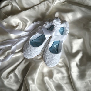 White Lace Bridal Ballerina Slippers with Blue Accent, White Ballet Bridal Flats, White Lace Wedding Shoes, Something Blue Shoe