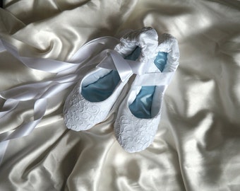 White Lace Bridal Ballerina Slippers with Blue Accent, White Ballet Bridal Flats, White Lace Wedding Shoes, Something Blue Shoe