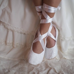 White Lace and Satin Ballerina Wedding Shoe~ White Lace Bridal  Ballet Slipper ~ White Lace Wedding Ballet Flat