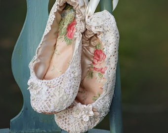 Vintage Lace Ballerina Slipper~ Ivory Lace Bridal Ballet Flat~Bespoke Vintage Princess Bride Ballet Shoe