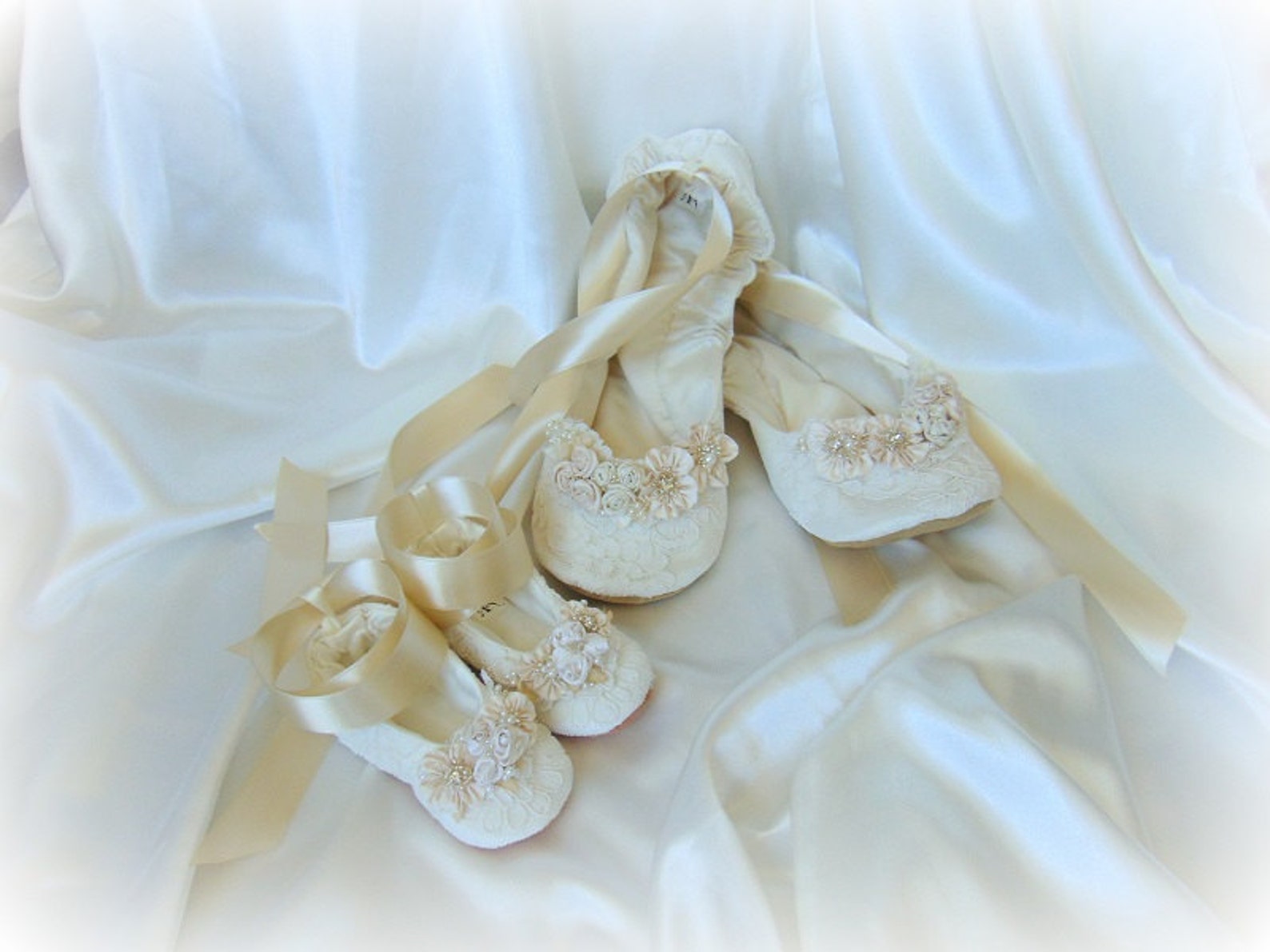 princess bridal ballerina slippers~princess wedding ballet flat shoes~lace bridal ballet shoe~ elegant lace dance slipper