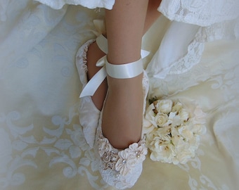Princess Bridal Ballerina Slippers~Princess Wedding Ballet Flat Shoes~Lace Bridal Ballet Shoe~  Elegant Lace Dance Slipper