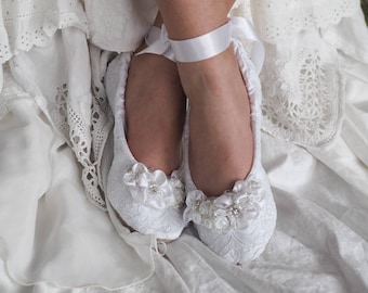 White Princess Bridal Ballerina Slippers~White Princess Wedding Ballet Flat Shoes~White Lace Bridal Ballet Shoe~  Elegant Lace Dance Slipper