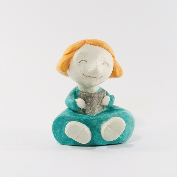 Clay figurine / Happy Girl reading / stoneware figurine / little sculpture