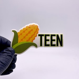 Adesivo mais per adolescenti: adesivo da collezione a tema quarantena, adesivo originale mais, gioco di parole divertente, adesivi per laptop