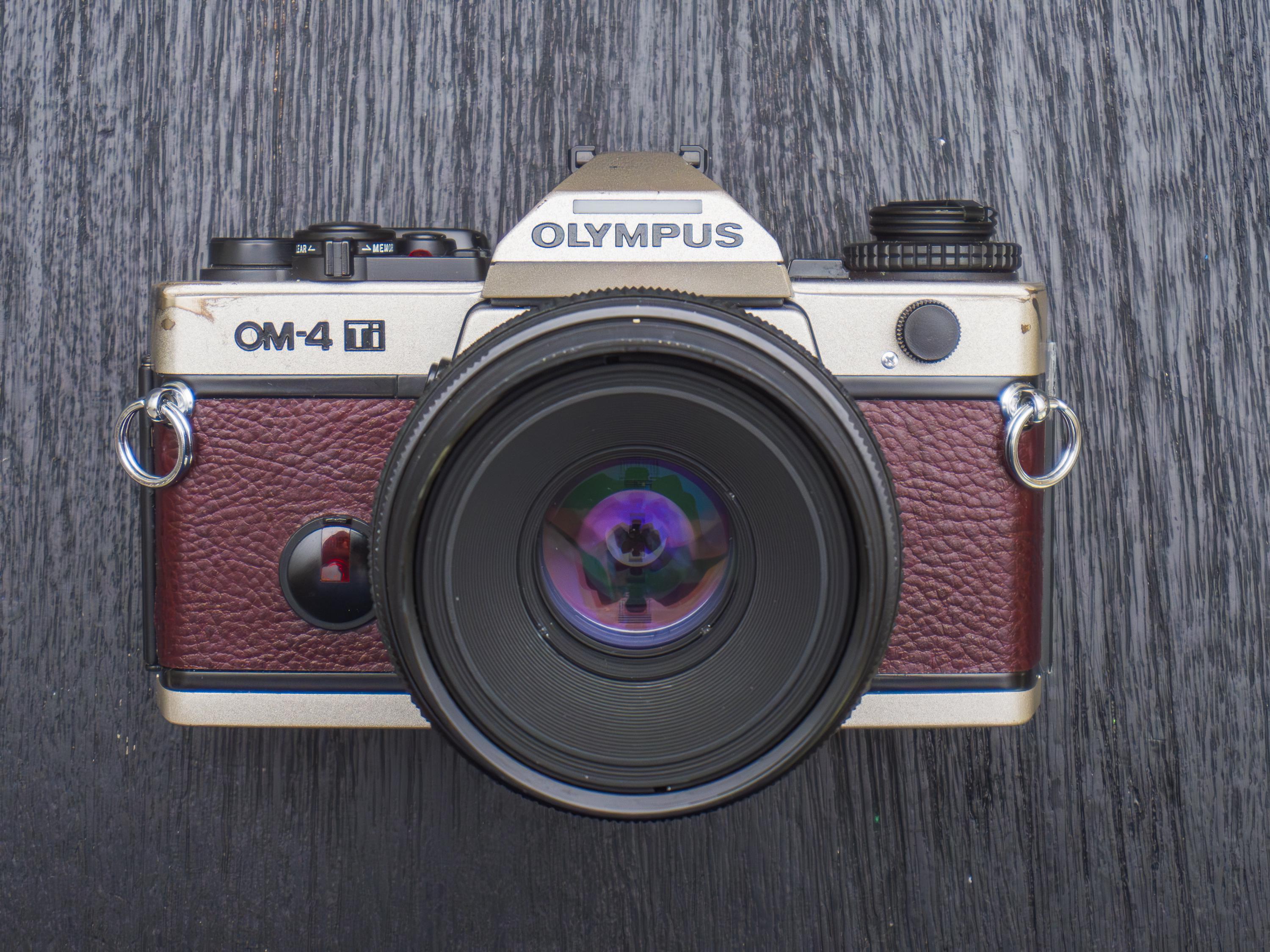 動確済 Olympus OM-4Ti Silver 35mmBody #132 Olympus OM4Ti review – a 'compact' SLR Camera - by Guy - 35mmc