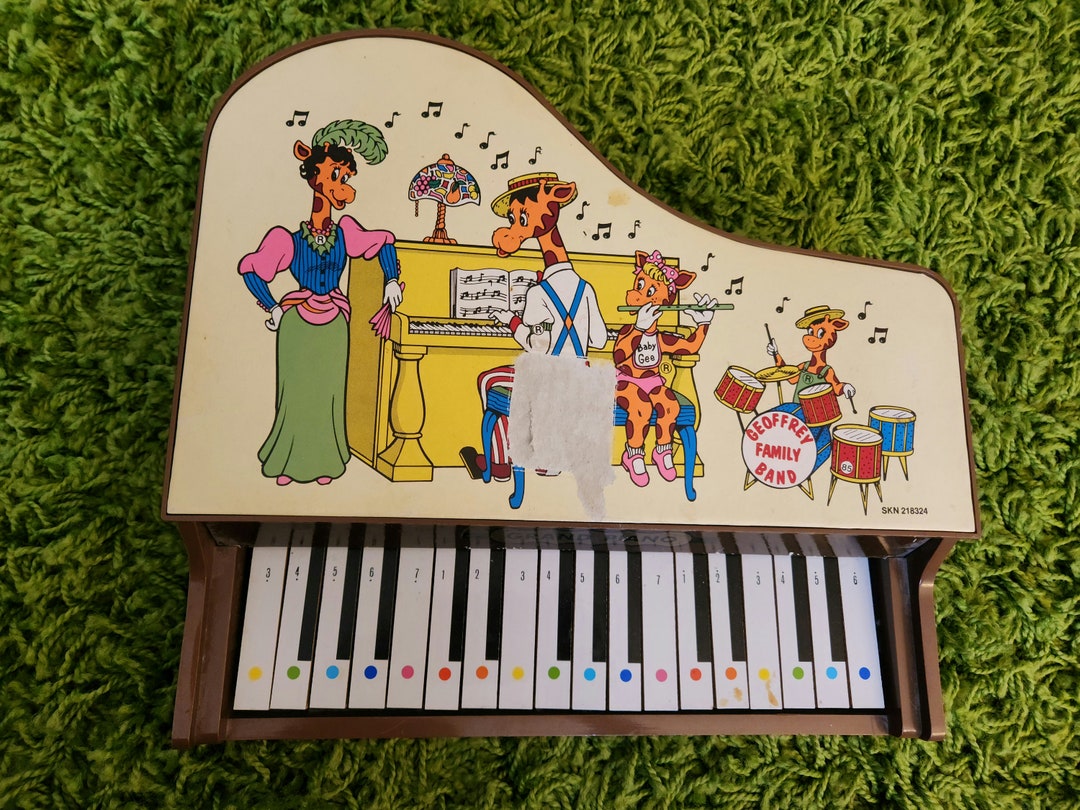 1988 Jeffrey Giraffe Toys R Us Grand Piano Toy, Collectible Toys R Us