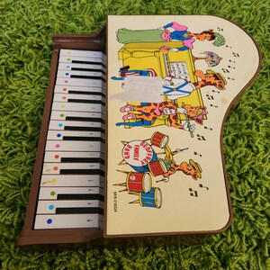 1988 Jeffrey Giraffe Toys R Us Grand Piano Toy, Collectible Toys R Us