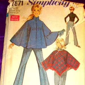 60s Bust 32.5 Mod Poncho ONLY 2 Vws Pullover Square Shape w Rnd Neck n Front Zip Cape Style w Stand Up Collar Neck NO PANTS Simplicity 7871