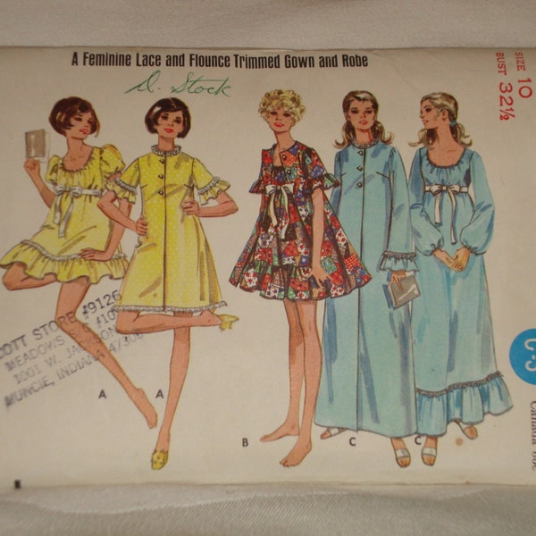 1960s 60s Vintage Feminine Ruffled Nightgown and Robe in 2 Lengths COMPLETE Butterick Pattern 5518 Bust 32.5