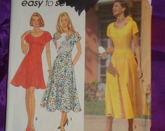 90s Fit n Flare Dress Above Knee or Below Calf Length Opt Scallop Neckline Cap Sleeves FF Simplicity 8345 Bust US 30.5 31.5 32.5 CM 78 80 83