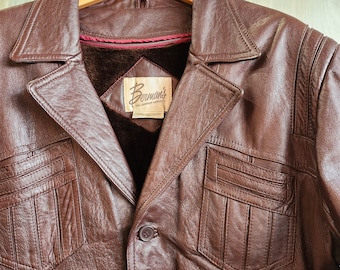 1970s Men's Leather Jacket, Size XL. Red Brown Leather Jacket with Warm Lining. Button Front, Notched Collar, Double Vent. Bermans Size 48X