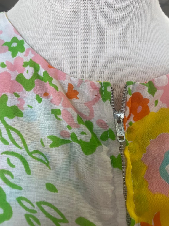 1960s Bright Floral Housedress. Zip Front A-Line … - image 7