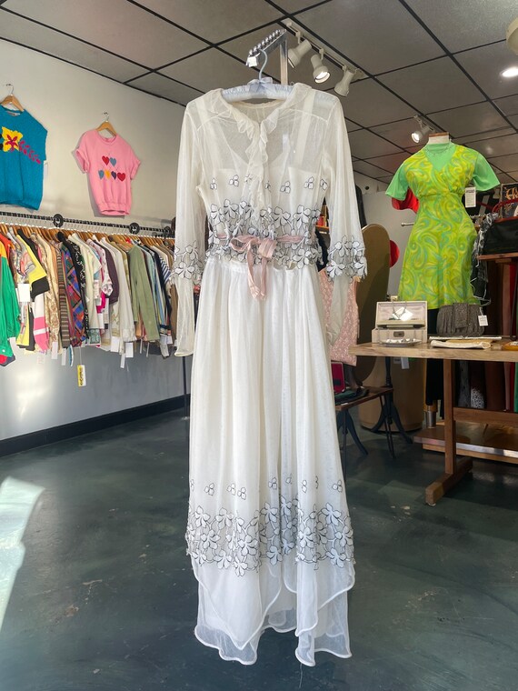 1910s Net Lace Dress with Flower and Ribbon Trim. Lay… - Gem