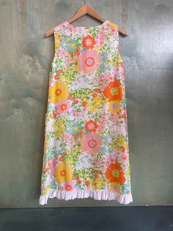 1960s Bright Floral Housedress. Zip Front A-Line … - image 4