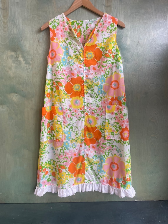 1960s Bright Floral Housedress. Zip Front A-Line … - image 3